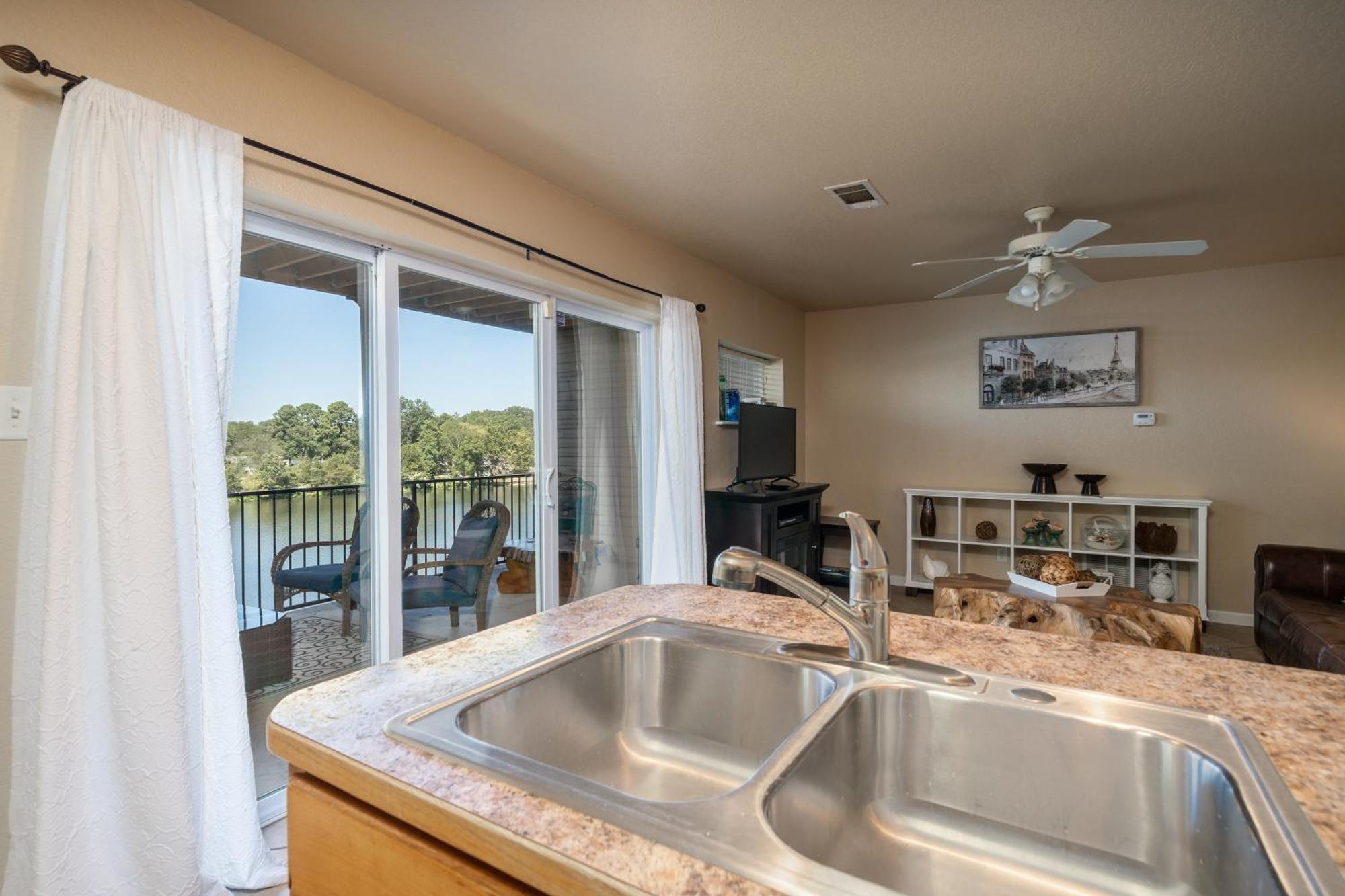Ember'S View, Spa City Jewel- Lovely Lake Condo Hot Springs Eksteriør billede